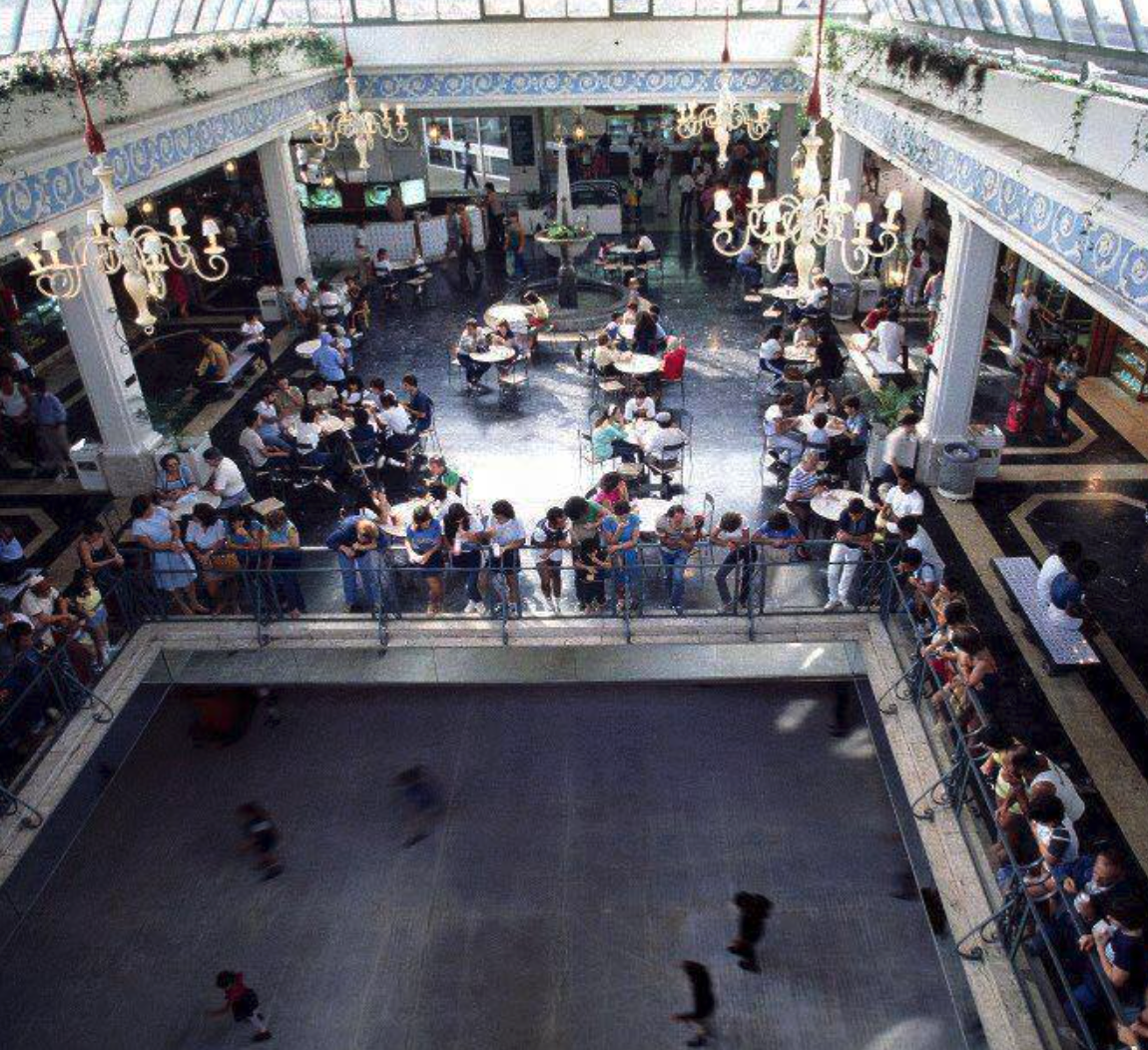 TBT da Primeira Pista de Patinação no Gelo no Rio de Janeiro