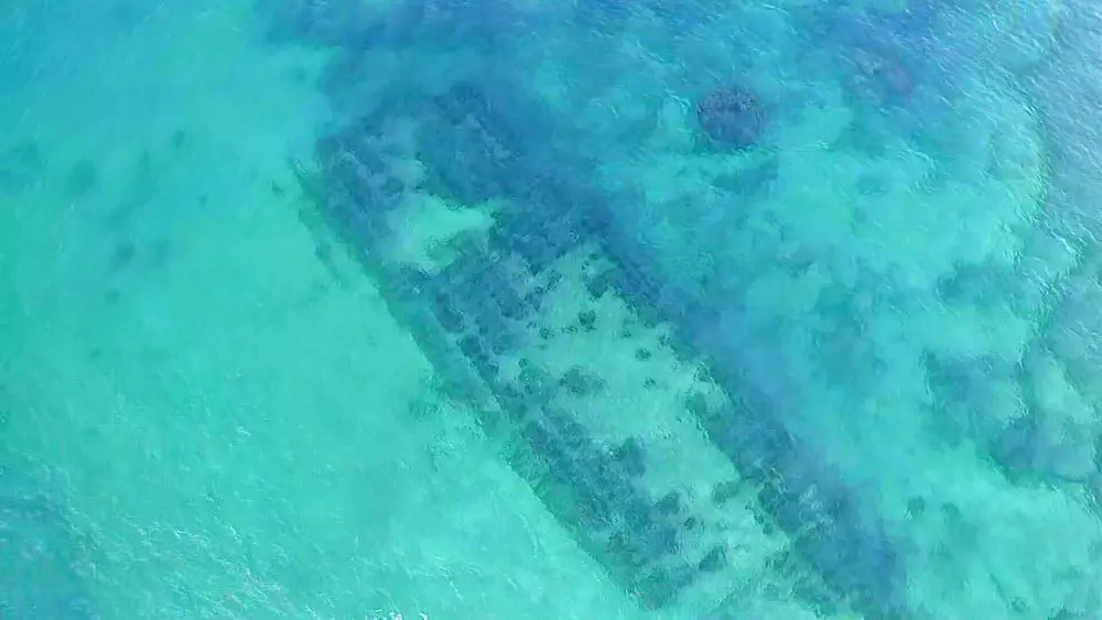 Você sabia que tem um Titanic na praia da Barra da Tijuca?