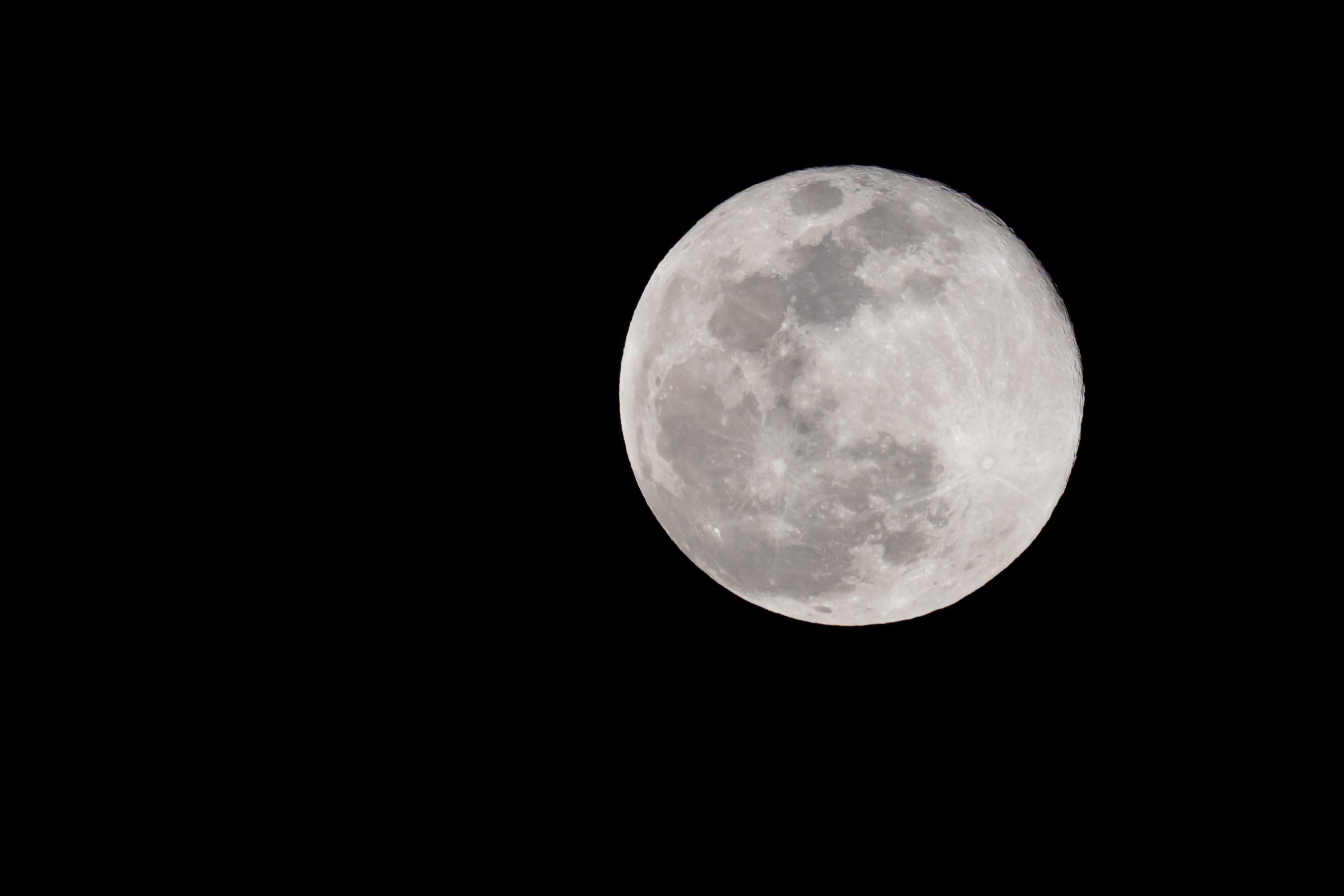 Evento Lunar Imperdível na Barra da Tijuca: Superlua de Julho